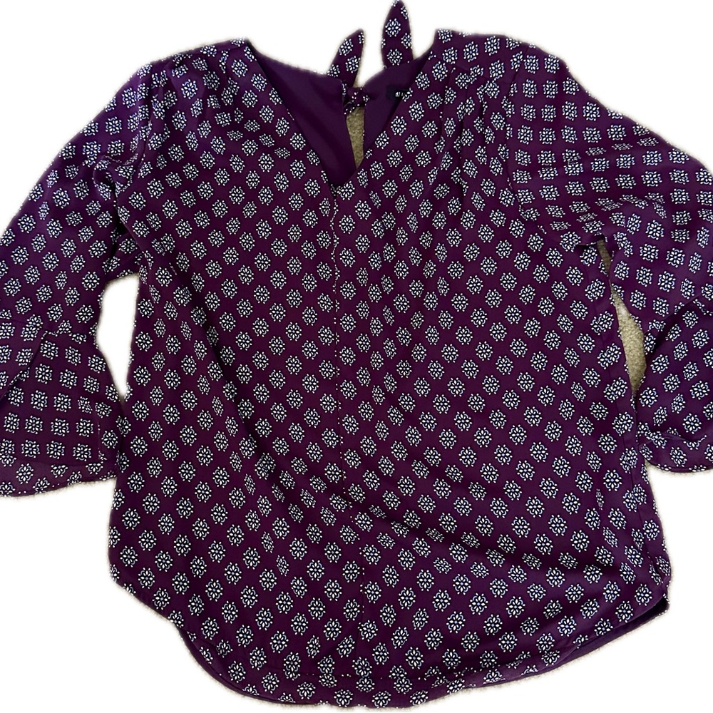 Cute purple top with 3/4 bell sleeves. EUC